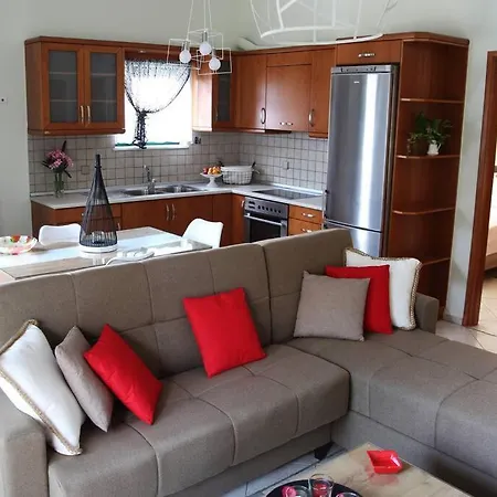 Anna Kavros * Chania (Crete)