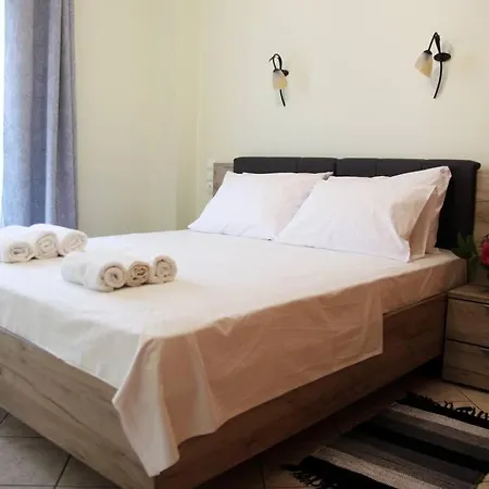 Anna Kavros 干尼亞