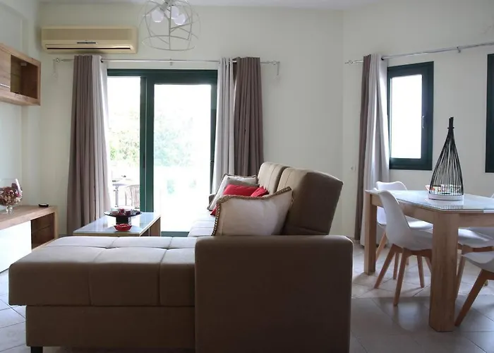 Anna Kavros * Chania (Crete)